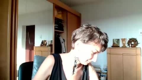 Raluca online show from November 2025 12:37:01 PM