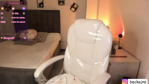 Marzhie online show from September 2025 02:07:02 PM