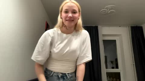 Snapshot of beckieapollo chatting on June 2026 09:28:02 PM Kate online show from June 2026 09:28:02 PM