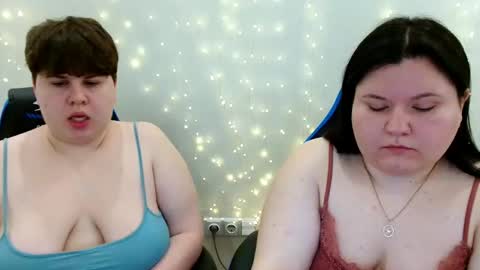 Snapshot of beckyandellen chatting on May 2026 09:58:02 AM BeckyAndEllen online show from May 2026 09:58:02 AM