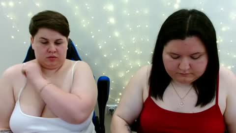 Snapshot of beckyandellen chatting on June 2026 10:36:02 AM BeckyAndEllen online show from June 2026 10:36:02 AM