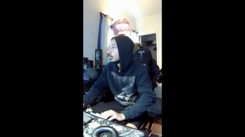 hungnheavy online show from November 2025 12:44:02 PM