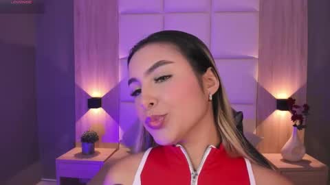 Snapshot of bella1207 chatting on September 2025 08:52:02 PM Bella cam online show from September 2025 08:52:02 PM