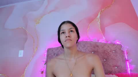 Snapshot of bella__sweets chatting on January 2025 06:39:01 PM Melanie online show from January 2025 06:39:01 PM