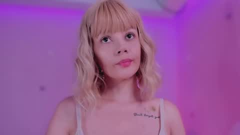 isabella online show from February 2025 07:52:02 PM