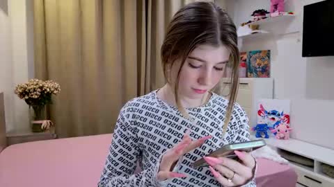 Bella online show from March 2026 08:25:01 PM