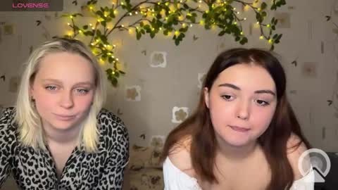Snapshot of bella_and_alice chatting on May 2026 04:15:02 PM bella_and_alice online show from May 2026 04:15:02 PM