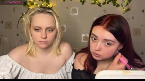 Snapshot of bella_and_alice chatting on May 2026 06:05:01 PM bella_and_alice online show from May 2026 06:05:01 PM