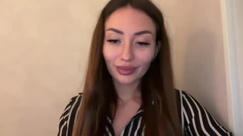 bella_foxxi online show from December 2024 06:52:01 PM