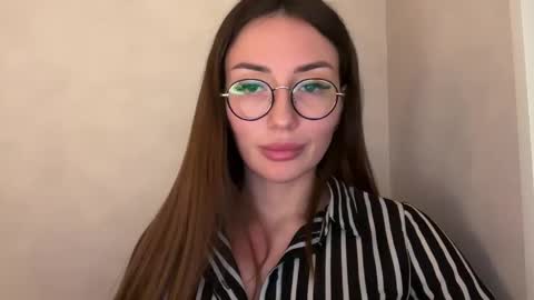 bella_foxxi online show from December 2024 03:10:01 PM