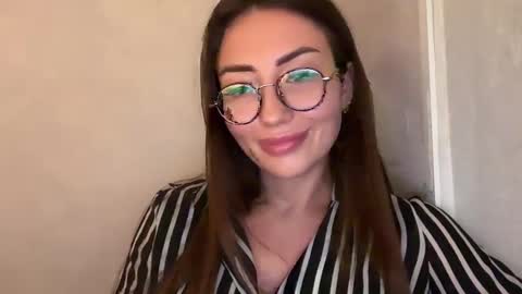 bella_foxxi online show from December 2024 04:14:01 PM