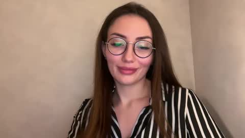 bella_foxxi online show from December 2024 06:38:01 PM
