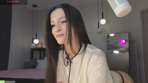 Snapshot of bella_hayes chatting on October 2025 03:07:01 AM Bella next stream December 2 at 9pm gmt online show from October 2025 03:07:01 AM