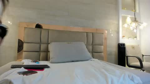 Snapshot of bella_novoa chatting on May 2026 03:24:01 AM BELLA online show from May 2026 03:24:01 AM