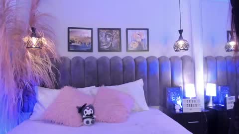 Snapshot of bella_peach_ chatting on April 2026 03:08:02 AM bella_peach_ online show from April 2026 03:08:02 AM