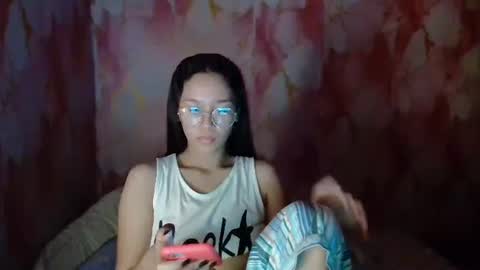 Snapshot of bella_saero chatting on May 2026 12:10:01 PM bella online show from May 2026 12:10:01 PM