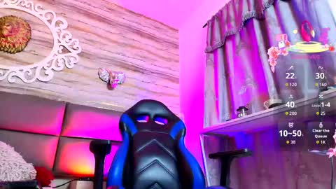 Snapshot of bella_salvatore chatting on September 2025 04:44:02 PM online show from September 2025 04:44:02 PM