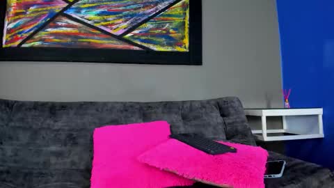 bella_sstone online show from October 2025 12:25:02 PM