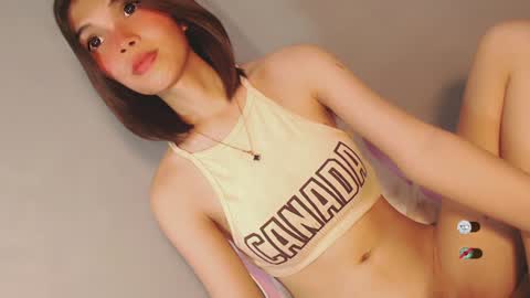 Snapshot of bella_tara chatting on December 2024 06:37:01 AM Bella online show from December 2024 06:37:01 AM