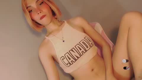 Snapshot of bella_tara chatting on December 2024 10:56:02 PM Bella online show from December 2024 10:56:02 PM