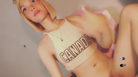 Snapshot of bella_tara chatting on January 2025 12:03:01 AM Bella online show from January 2025 12:03:01 AM