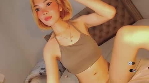 Snapshot of bella_tara chatting on January 2025 12:35:02 AM Bella online show from January 2025 12:35:02 AM