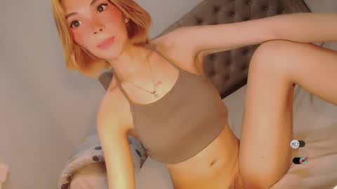 Snapshot of bella_tara chatting on January 2025 11:25:01 PM Bella online show from January 2025 11:25:01 PM