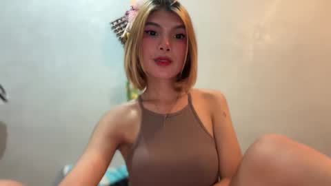 Snapshot of bella_tara chatting on March 2025 08:52:01 PM Bella online show from March 2025 08:52:01 PM