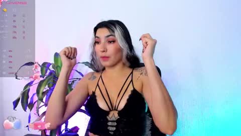 Bella online show from December 2024 08:18:01 PM