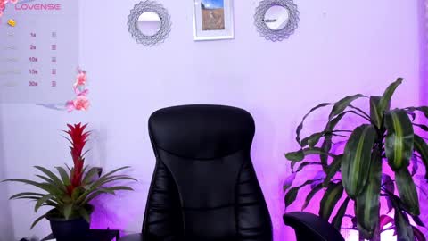 Bella online show from February 2025 10:08:02 PM