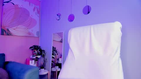 BELLA online show from September 2025 08:54:02 PM