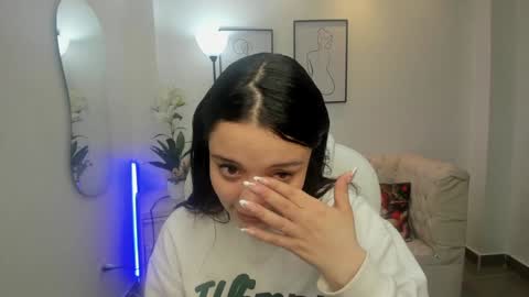 Snapshot of bellaa_hadid_ chatting on December 2024 11:28:02 AM Bella Hadid online show from December 2024 11:28:02 AM