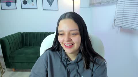 Snapshot of bellaa_hadid_ chatting on December 2024 11:52:02 AM Bella Hadid online show from December 2024 11:52:02 AM