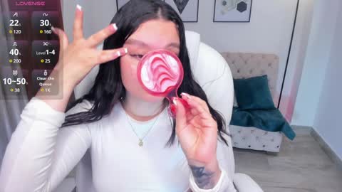 Snapshot of bellaa_hadid_ chatting on February 2025 02:26:02 PM Bella Hadid online show from February 2025 02:26:02 PM