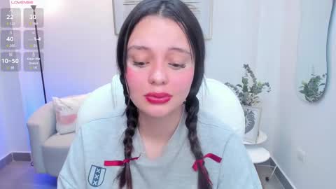 Snapshot of bellaa_hadid_ chatting on February 2025 02:20:02 PM Bella Hadid online show from February 2025 02:20:02 PM