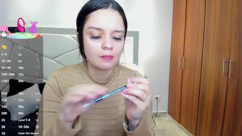 Snapshot of bellaa_hadid_ chatting on September 2025 11:21:02 AM Bella Hadid online show from September 2025 11:21:02 AM