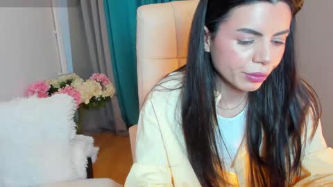 Snapshot of bellaanna25 chatting on March 2025 12:48:02 PM BellaAnna online show from March 2025 12:48:02 PM