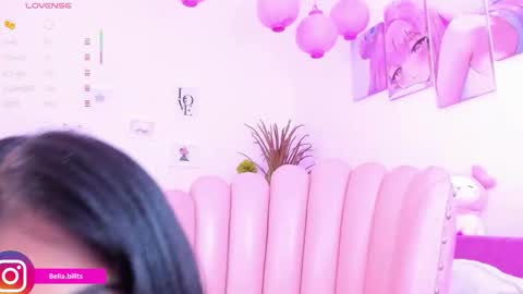 Bella online show from December 2025 01:17:04 PM