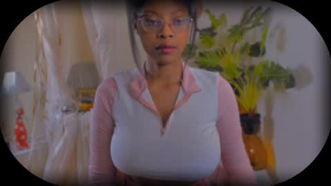 Snapshot of bellablakes18 chatting on October 2025 03:26:02 AM Bellah Blakes-Sarah Scrumptious Lee online show from October 2025 03:26:02 AM