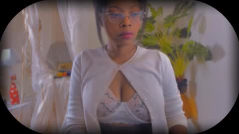 Snapshot of bellablakes18 chatting on October 2025 10:58:02 AM Bellah Blakes-Sarah Scrumptious Lee online show from October 2025 10:58:02 AM