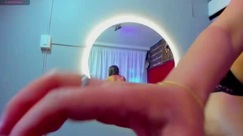 Bella  online show from November 2025 11:57:02 AM