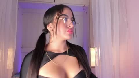 Snapshot of bellabroocks chatting on June 2026 08:59:02 PM Bella online show from June 2026 08:59:02 PM