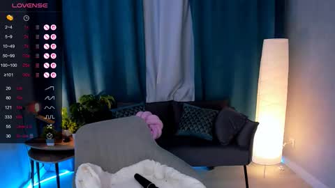 Snapshot of bellacaress chatting on September 2025 06:04:02 AM hello guys im Bella online show from September 2025 06:04:02 AM