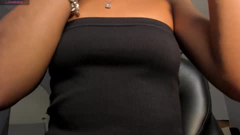  Bella C  online show from October 2025 11:32:02 AM