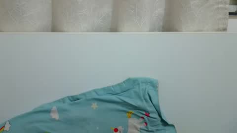 Snapshot of bellacrystall chatting on May 2026 12:35:02 PM bellacrystall online show from May 2026 12:35:02 PM