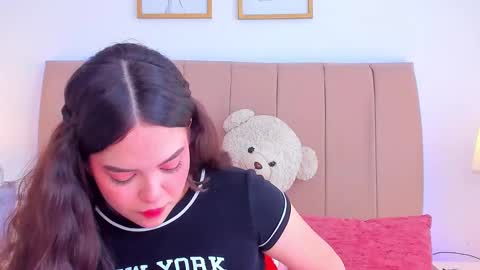 BellaFontana online show from November 2025 03:01:02 PM