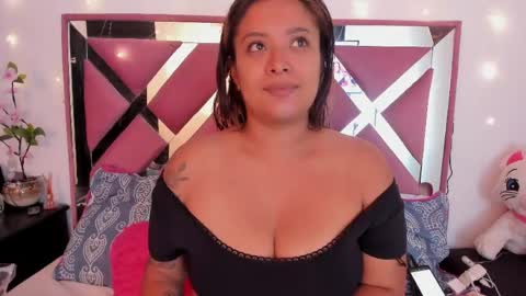 Snapshot of bellalumi chatting on May 2026 02:40:02 AM bellalumi online show from May 2026 02:40:02 AM