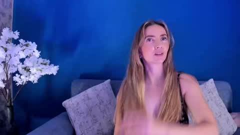 Bella Marie online show from October 2025 11:35:01 PM