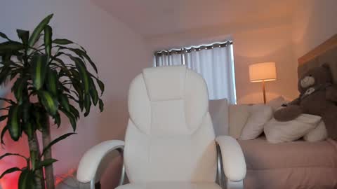 Snapshot of bellamia_ chatting on January 2025 09:58:01 PM Bella Mia online show from January 2025 09:58:01 PM