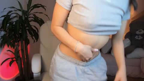 Snapshot of bellamia_ chatting on February 2025 11:59:02 PM Bella Mia online show from February 2025 11:59:02 PM
